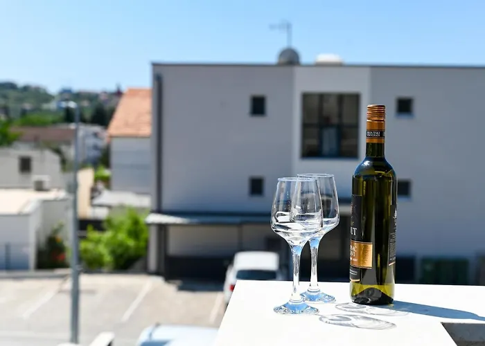 Laura, Free Parking, Balcony, 4 Ppl