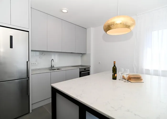 Laura, Free Parking, Balcony, 4 Ppl شقة