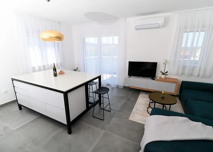 Laura, Free Parking, Balcony, 4 Ppl شقة تروغير