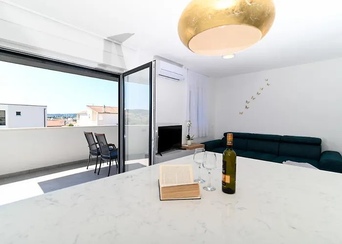 Laura, Free Parking, Balcony, 4 Ppl تروغير