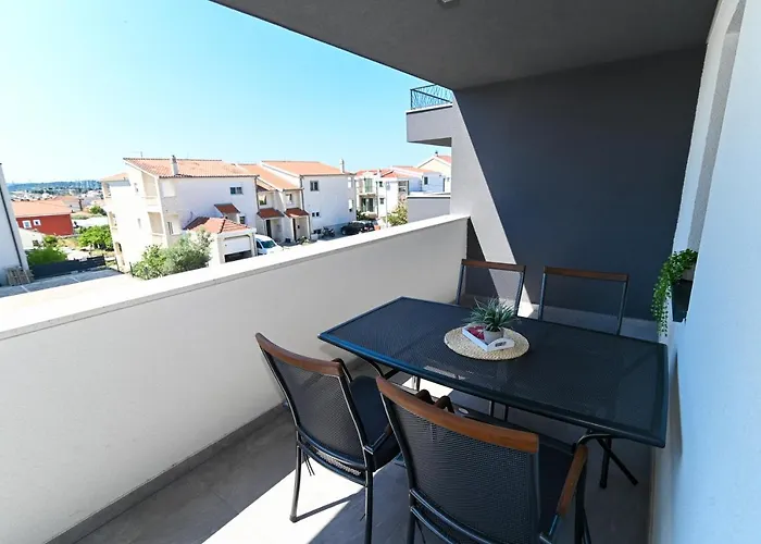 Laura, Free Parking, Balcony, 4 Ppl * تروغير