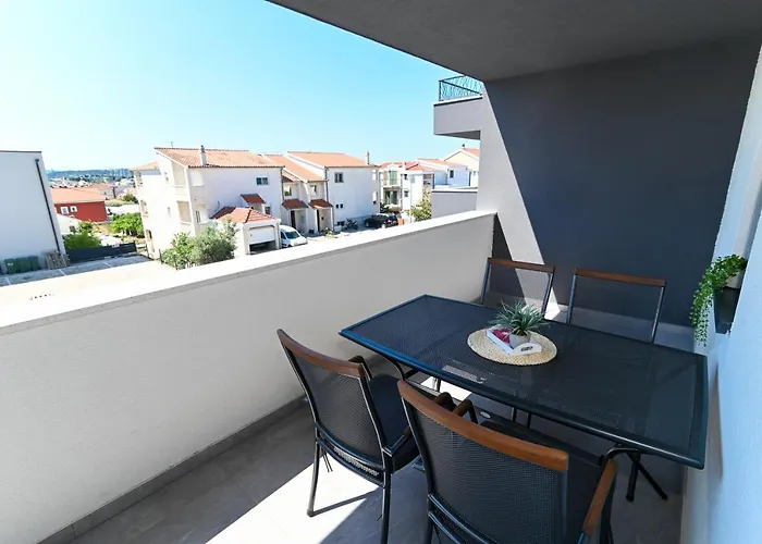 Laura, Free Parking, Balcony, 4 Ppl *