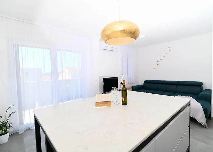 Laura, Free Parking, Balcony, 4 Ppl شقة