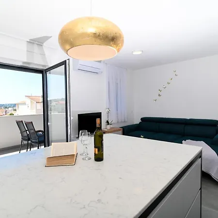 Laura, Free Parking, Balcony, 4 Ppl شقة