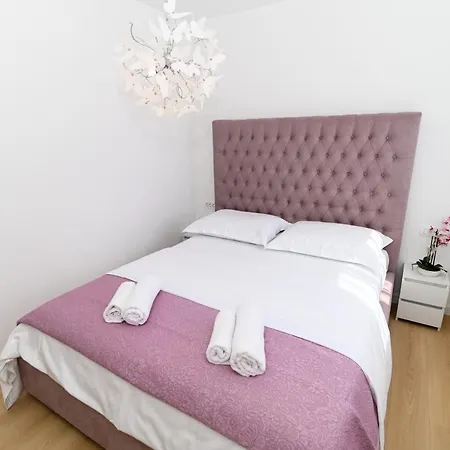 Laura, Free Parking, Balcony, 4 Ppl شقة *