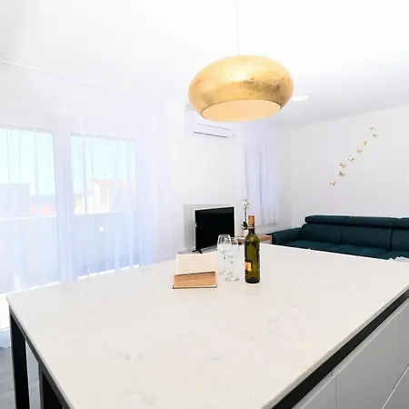 Laura, Free Parking, Balcony, 4 Ppl شقة